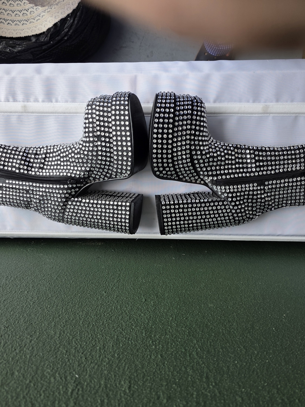 STEVE MADDEN Women's Black Rhinestone Platform Boots Sz 5.5 M Needs Some Repair - Picture 6 of 16